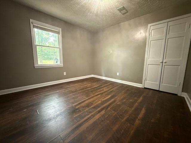 254 MOLLIE DR, Selmer, TN 38375