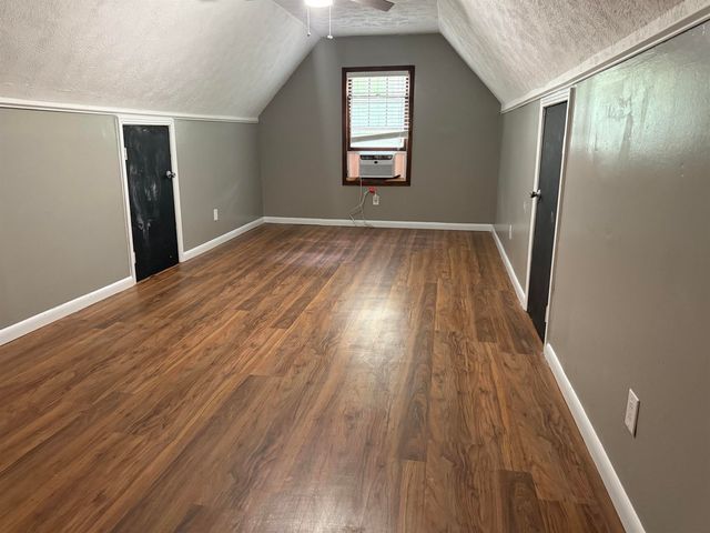 254 MOLLIE DR, Selmer, TN 38375