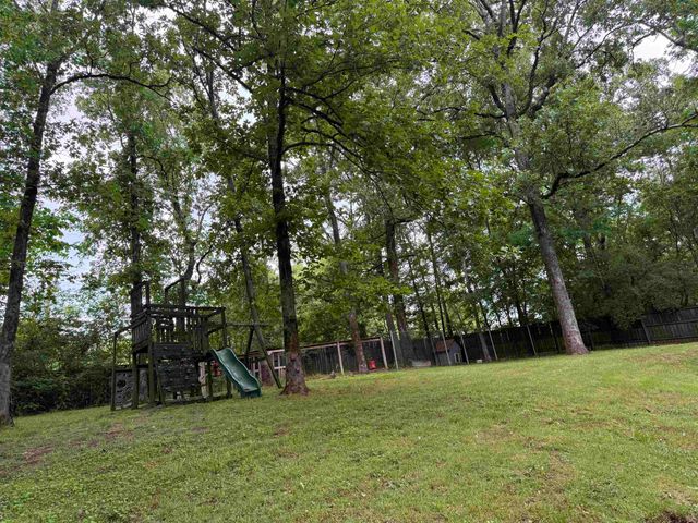 254 MOLLIE DR, Selmer, TN 38375