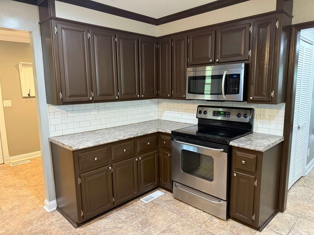 254 MOLLIE DR, Selmer, TN 38375