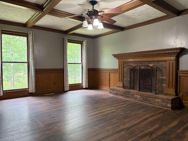 254 MOLLIE DR, Selmer, TN 38375