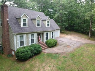 254 MOLLIE DR, Selmer, TN 38375