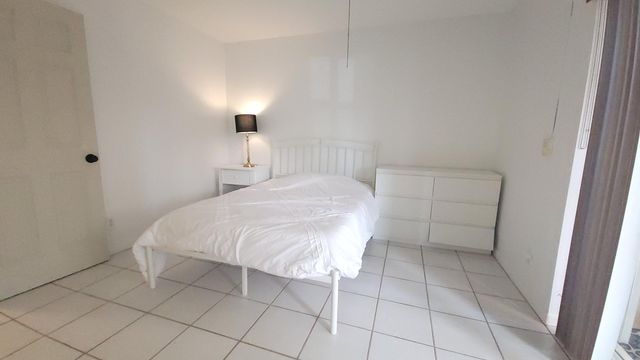 319 Chatham P, West Palm Beach, FL 33417