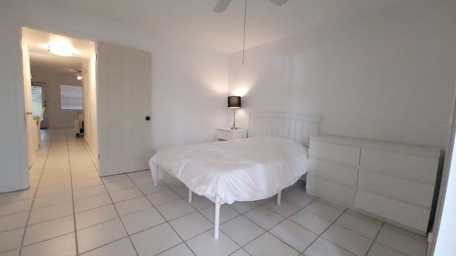 319 Chatham P, West Palm Beach, FL 33417