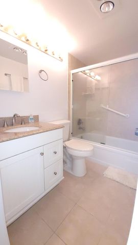 319 Chatham P, West Palm Beach, FL 33417