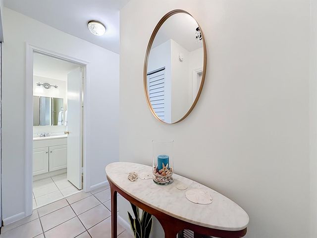 12 Colonial Club Drive 202, Boynton Beach, FL 33435