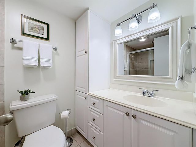 12 Colonial Club Drive 202, Boynton Beach, FL 33435