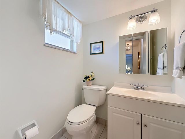 12 Colonial Club Drive 202, Boynton Beach, FL 33435