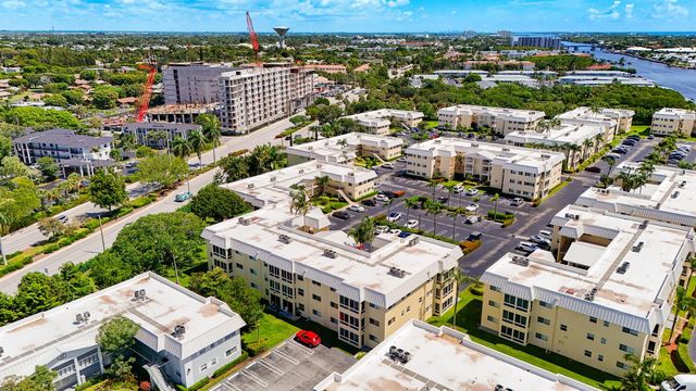12 Colonial Club Drive 202, Boynton Beach, FL 33435