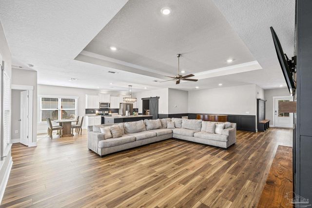 7628 Dewey Jernigan Rd, Pace, FL 32571