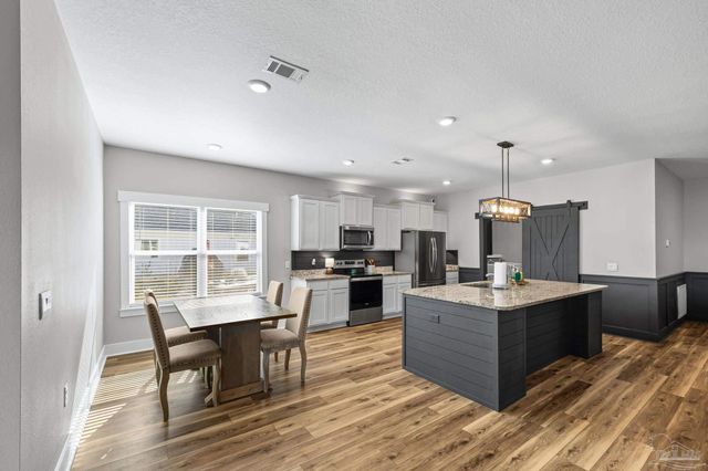 7628 Dewey Jernigan Rd, Pace, FL 32571