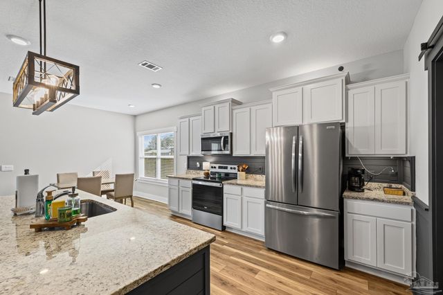 7628 Dewey Jernigan Rd, Pace, FL 32571