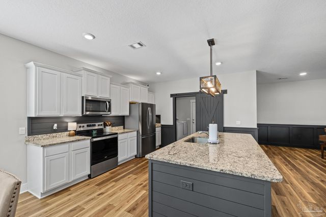 7628 Dewey Jernigan Rd, Pace, FL 32571