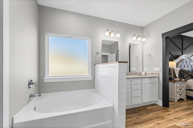 7628 Dewey Jernigan Rd, Pace, FL 32571