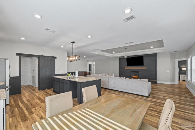 7628 Dewey Jernigan Rd, Pace, FL 32571