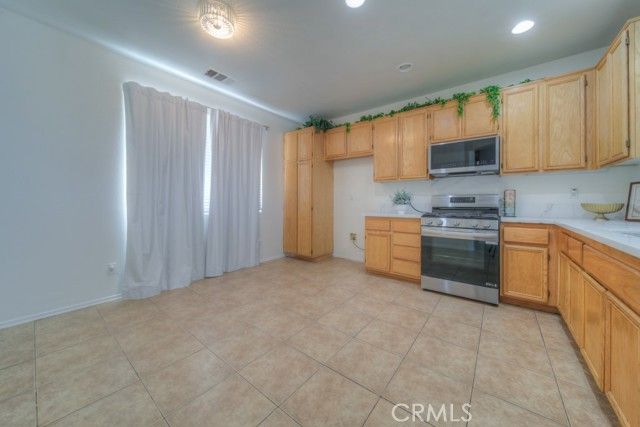 11660 Desert Falls, Adelanto, CA 92301