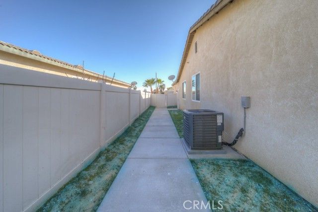 11660 Desert Falls, Adelanto, CA 92301