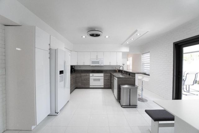 1330 W Terra Mar Drive, Pompano Beach, FL 33062