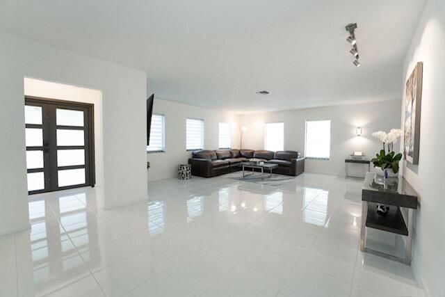 1330 W Terra Mar Drive, Pompano Beach, FL 33062