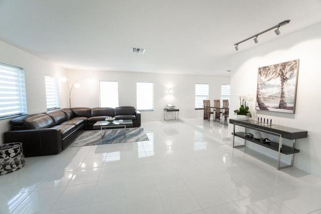 1330 W Terra Mar Drive, Pompano Beach, FL 33062