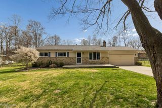 8360 Rosecrest Court, Utica, MI 48316