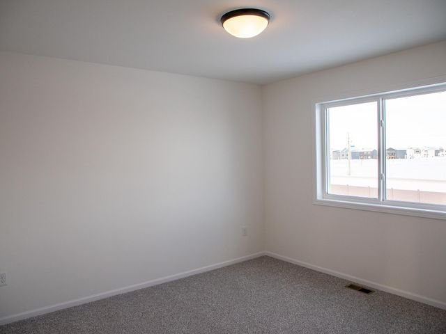 7897 Cottonwood Boulevard, Horace, ND 58047