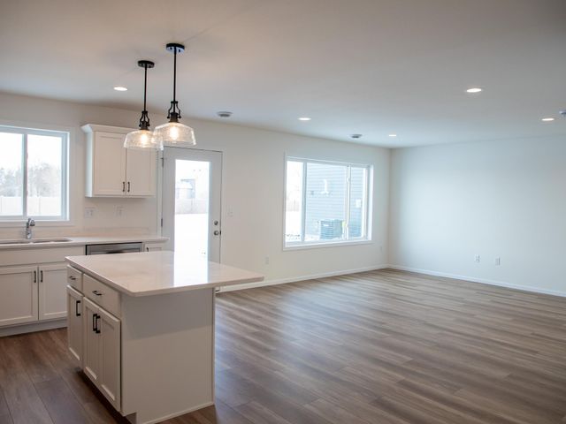 7897 Cottonwood Boulevard, Horace, ND 58047