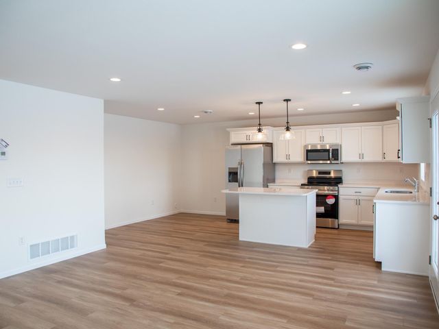 7897 Cottonwood Boulevard, Horace, ND 58047