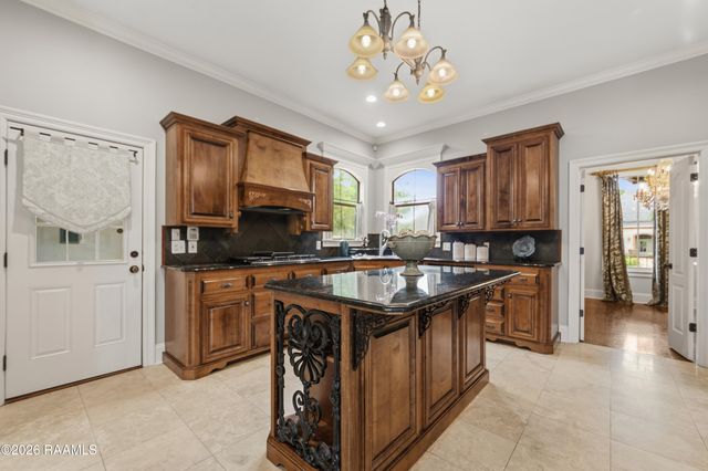 104 Carrollton Circle, Lafayette, LA 70503