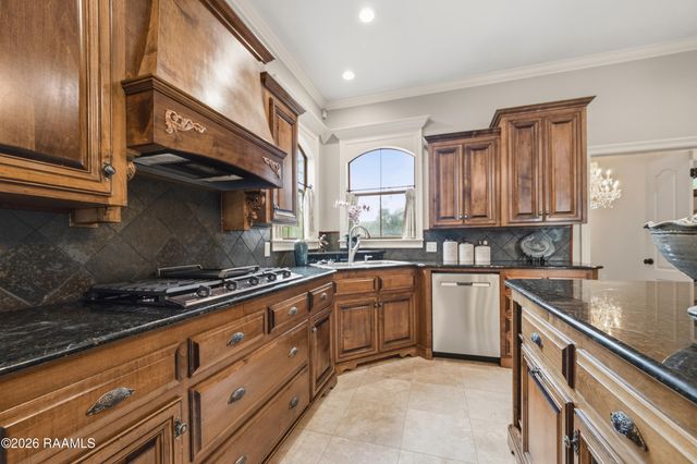 104 Carrollton Circle, Lafayette, LA 70503