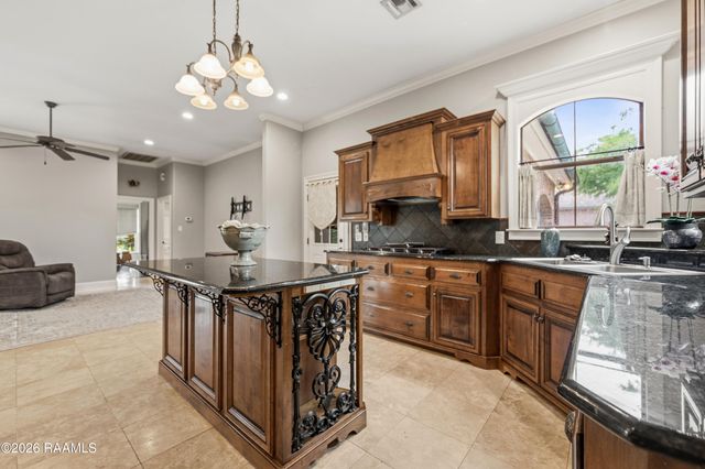 104 Carrollton Circle, Lafayette, LA 70503