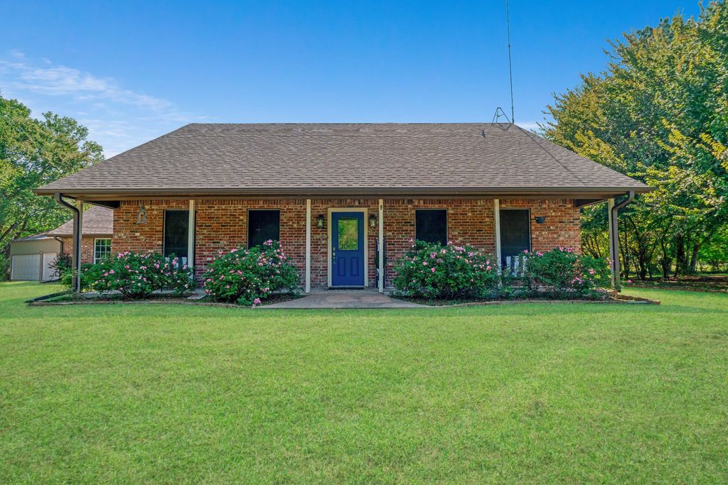 258 County Road 33970, Powderly, TX 75473