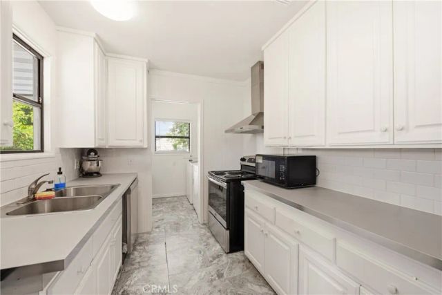 6718 Wynne, Reseda, CA 91335