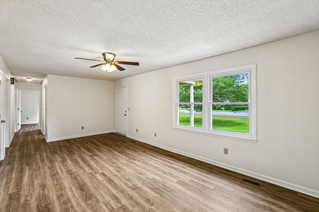 2724 Fawnwood Dr, Murfreesboro, TN 37129
