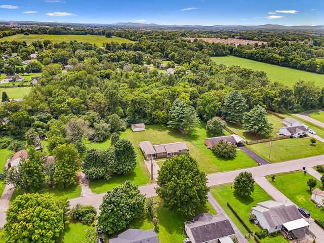 2724 Fawnwood Dr, Murfreesboro, TN 37129