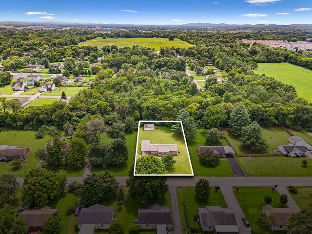 2724 Fawnwood Dr, Murfreesboro, TN 37129