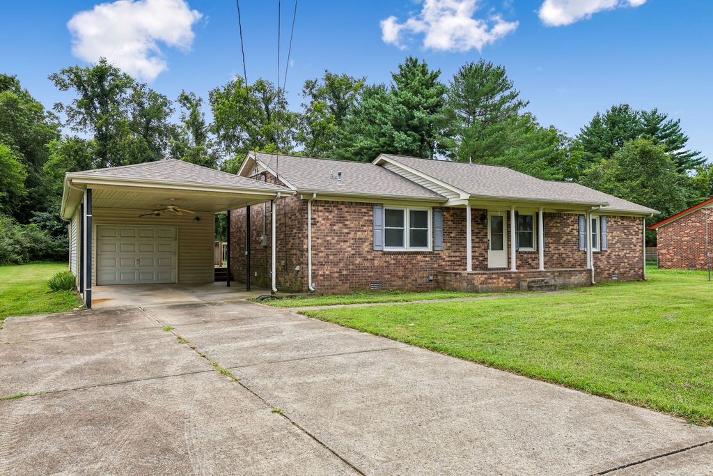 2724 Fawnwood Dr, Murfreesboro, TN 37129