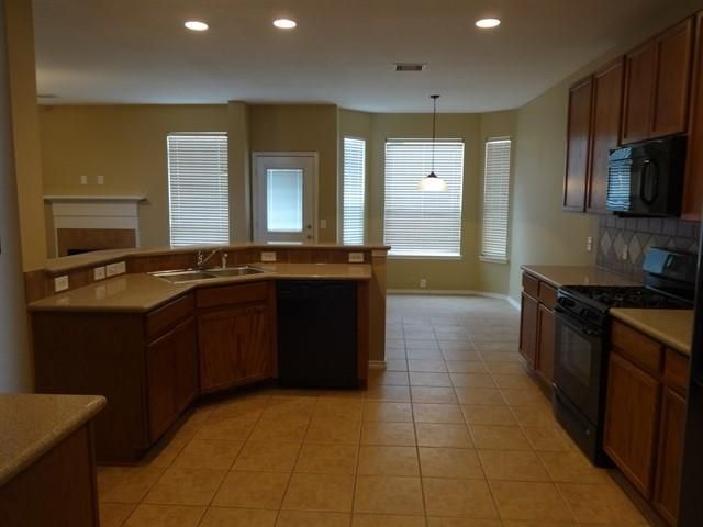 2807 Edgewick Elm Street, Fresno, TX 77545