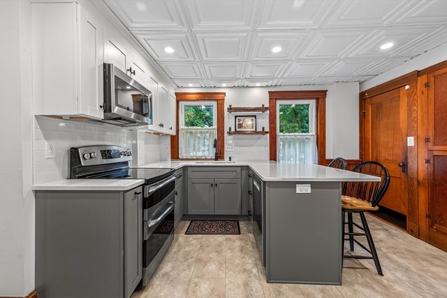 9 Warren Street, Norwood, MA 02062