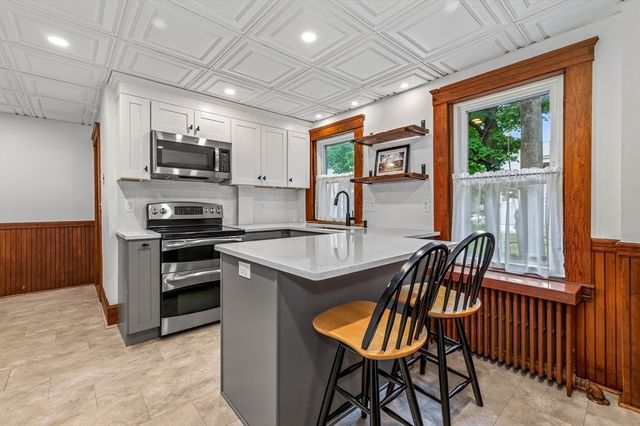 9 Warren Street, Norwood, MA 02062