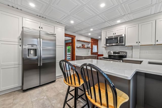 9 Warren Street, Norwood, MA 02062