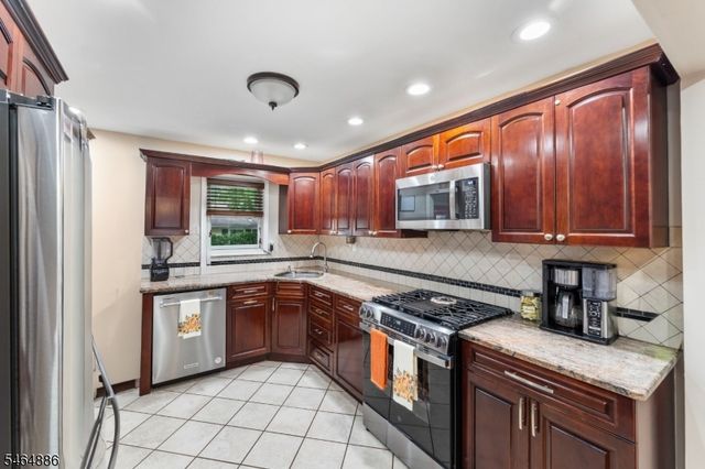 1113 Mcdonough St, South Plainfield Boro, NJ 07080
