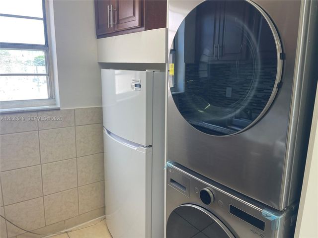1043 NW 2nd St 14, Miami, FL 33128