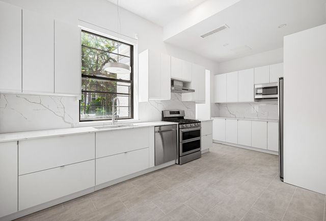 774 GREENE Avenue TH, New York City, NY 11221