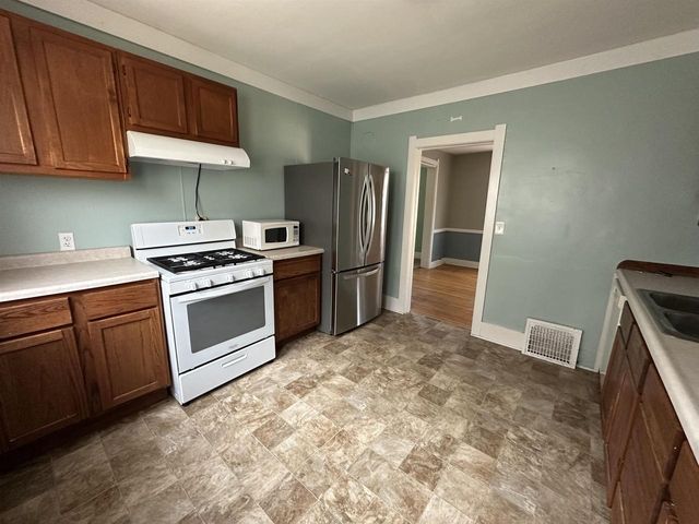 1532 Vista Avenue, Janesville, WI 53545