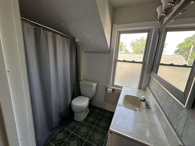 1532 Vista Avenue, Janesville, WI 53545