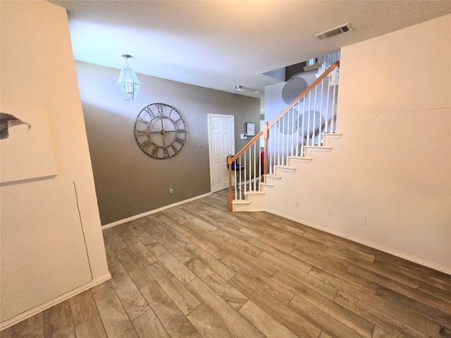 610 Juniper Drive, Arlington, TX 76018
