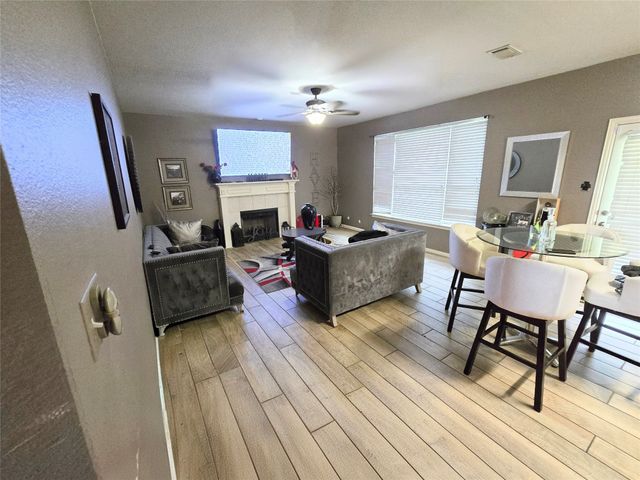610 Juniper Drive, Arlington, TX 76018