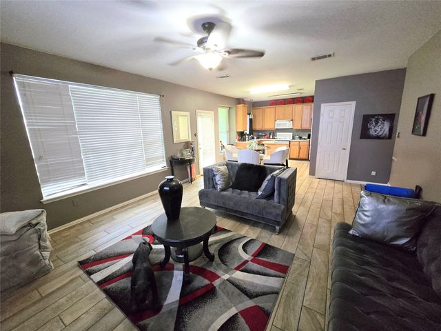 610 Juniper Drive, Arlington, TX 76018