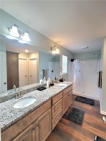 212 N Mc Gee Street, Tonganoxie, KS 66086